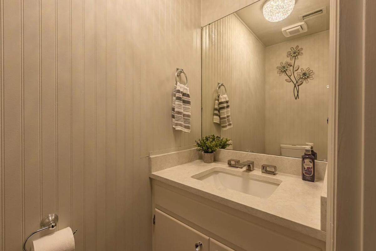 Elegant Townhome Retreat With King Bed Near I-10, Capitol, Fsu & Famu Tallahassee Zewnętrze zdjęcie