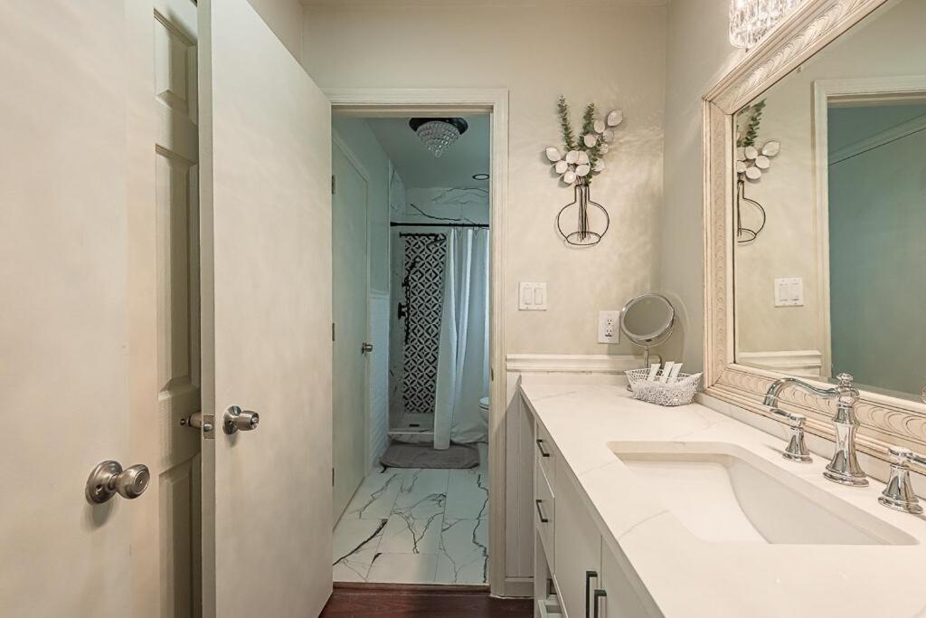 Elegant Townhome Retreat With King Bed Near I-10, Capitol, Fsu & Famu Tallahassee Zewnętrze zdjęcie